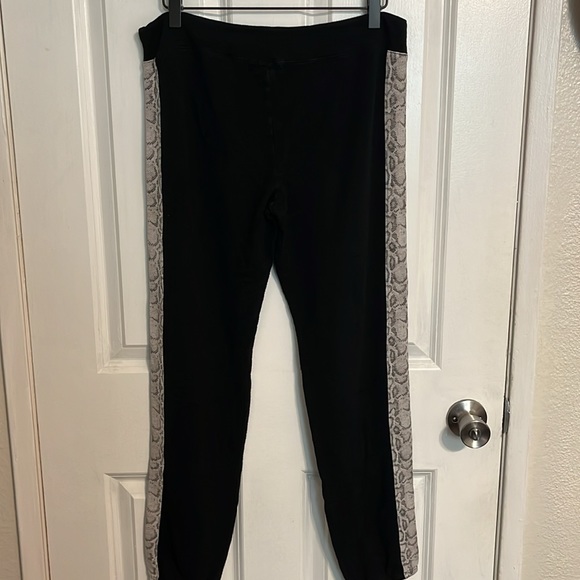 Monrow Lightweight Ribbed Joggers Size L - Picture 5 of 7